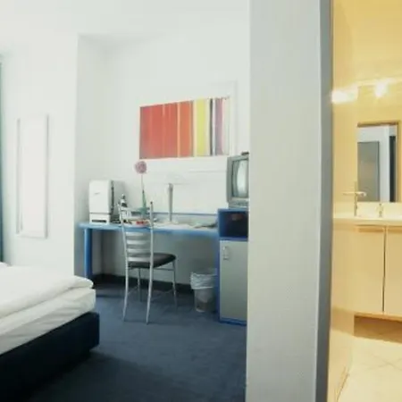 Alt - Tegel Hotel Berlim