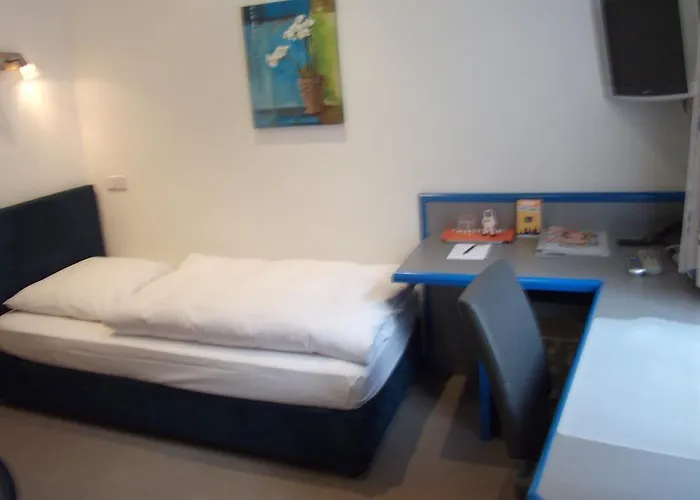 Alt - Tegel Hotel 3*